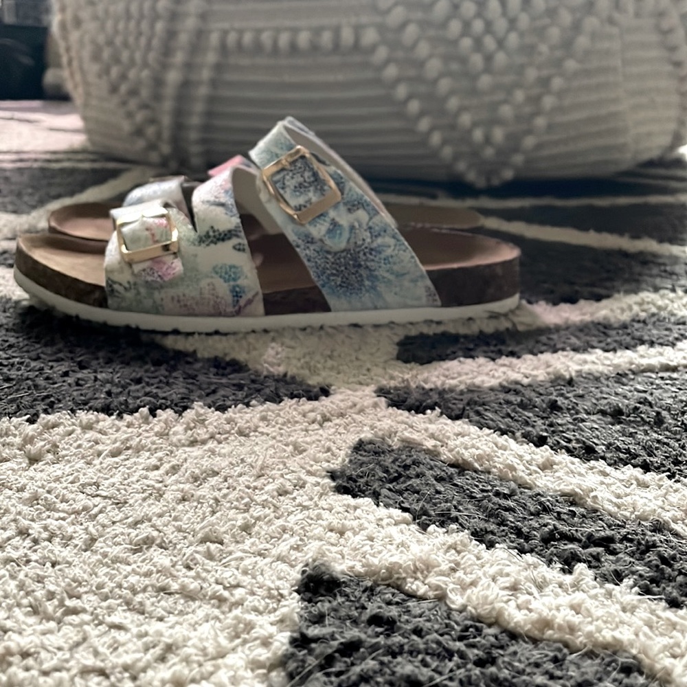 Kid sandals